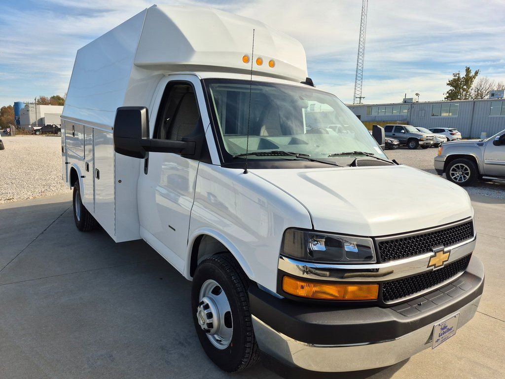 2025 Chevrolet Express 3500 139" WB's photo
