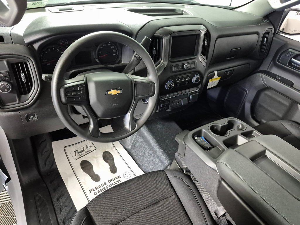 2025 Chevrolet Silverado 1500 photo 2