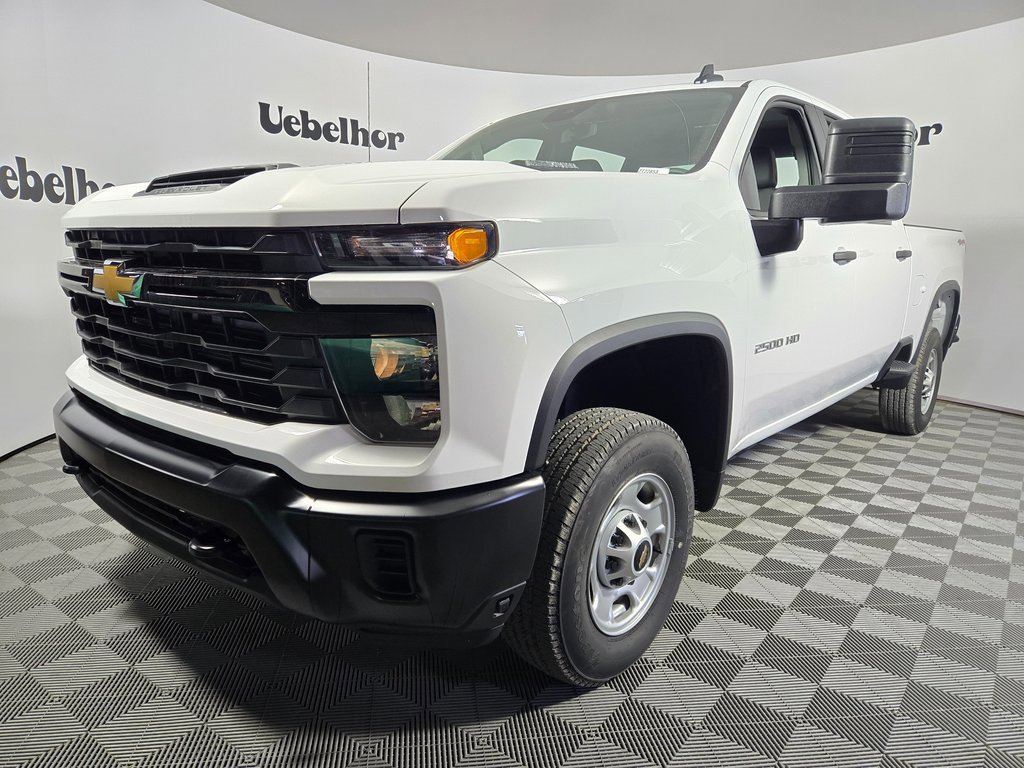 2025 Chevrolet Silverado 2500HD photo 3