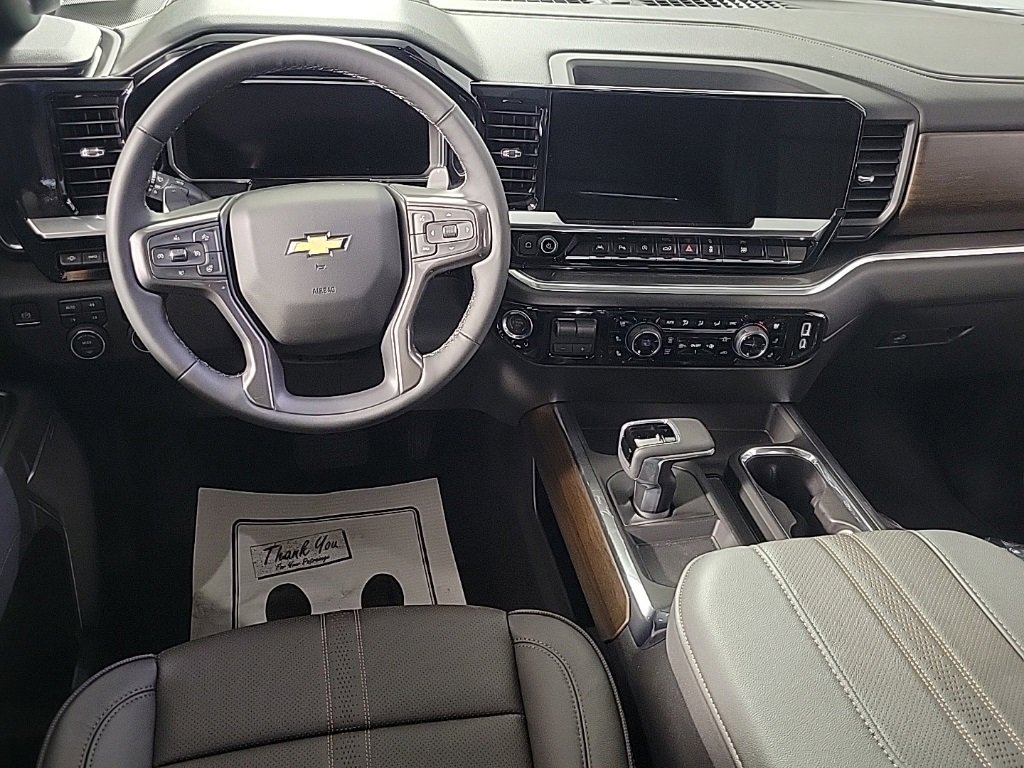 2026 Chevrolet Silverado 1500 High Country photo 2