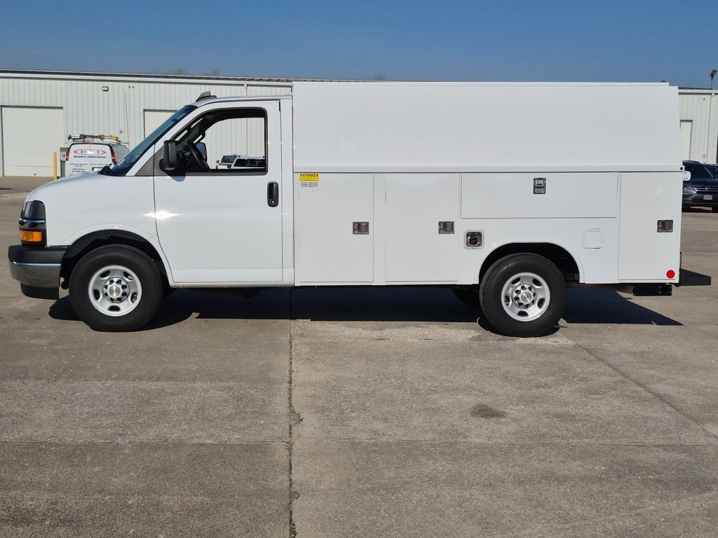 New 2025 Chevrolet Express Cutaway 3500 1WT Cutaway Van