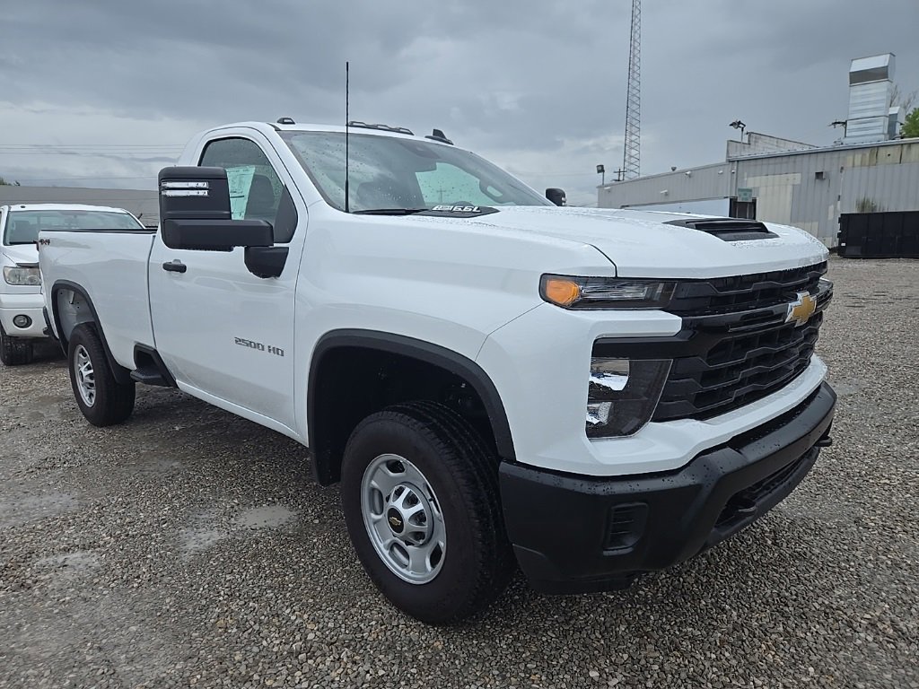 2025 Chevrolet Silverado 2500HD photo 3