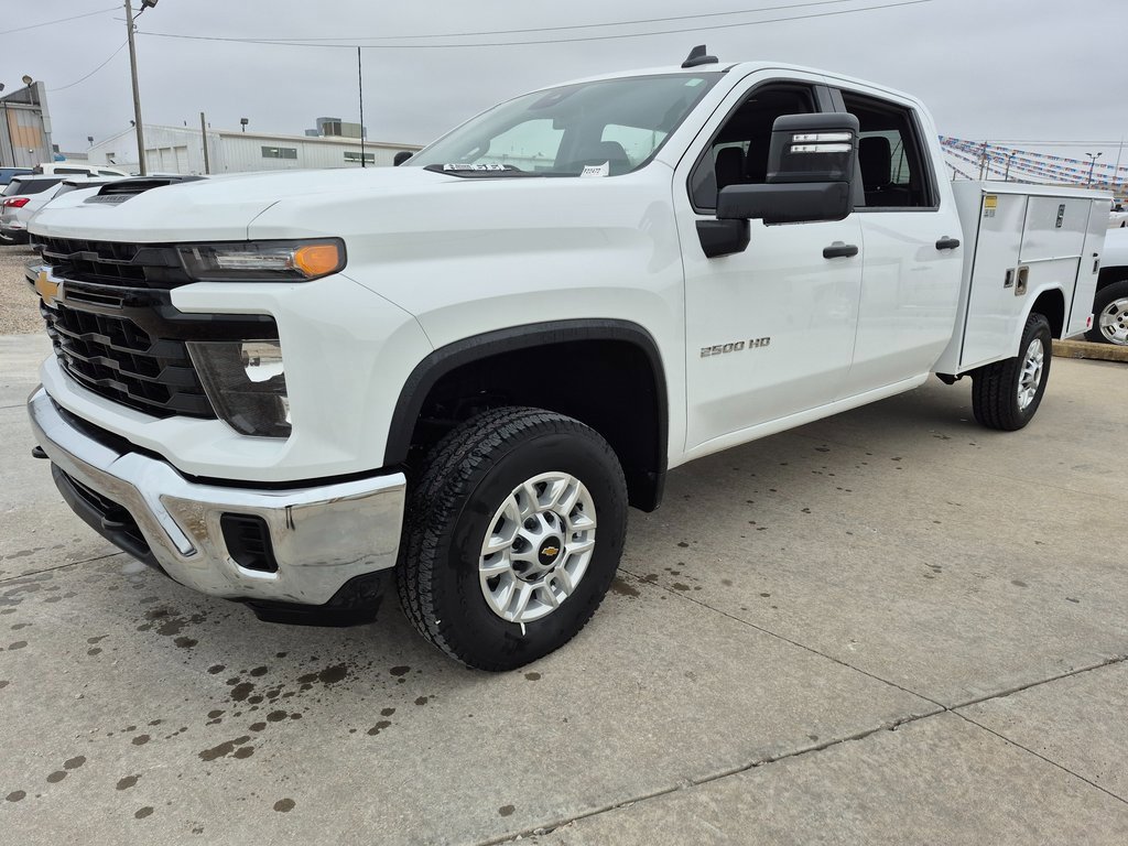 2025 Chevrolet Silverado 2500HD photo 3