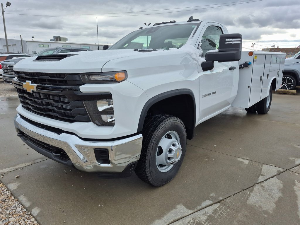 2025 Chevrolet Silverado 3500HD Work Truck photo 3