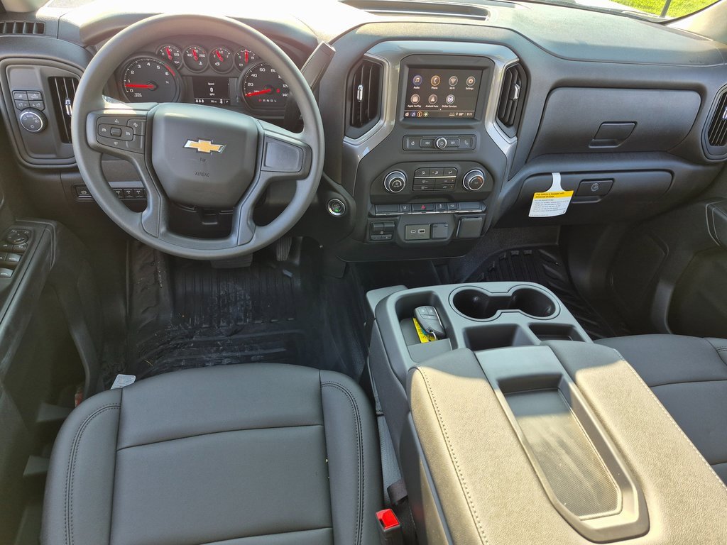 2025 Chevrolet Silverado 2500HD photo 2