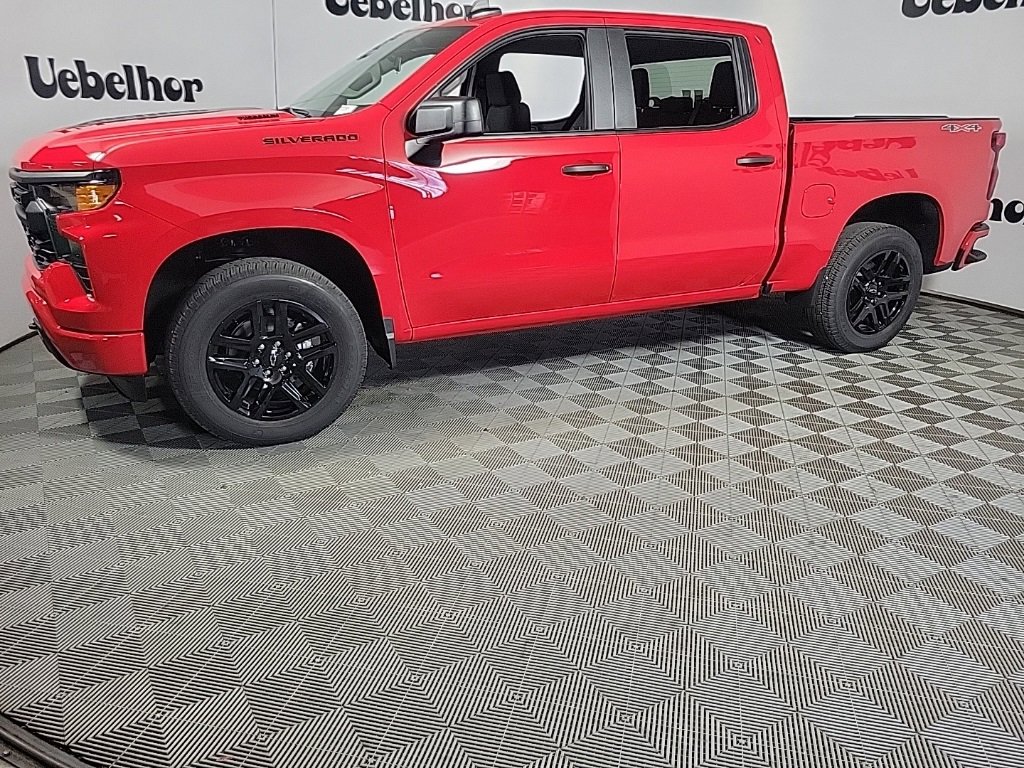 2025 Chevrolet Silverado 1500 Custom photo 3