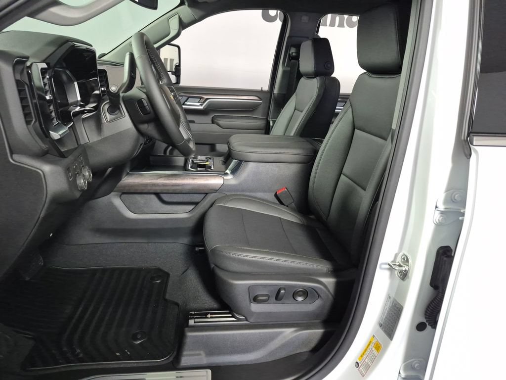 2026 Chevrolet Silverado 2500 HD LTZ - Photo 9
