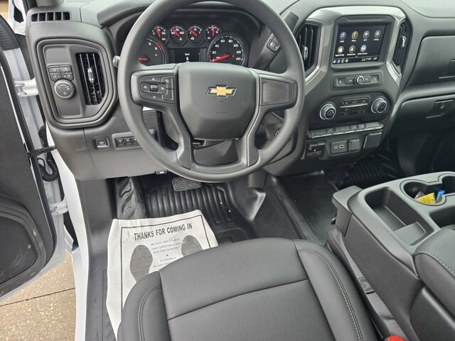 2025 Chevrolet Silverado 3500HD Work Truck photo 2