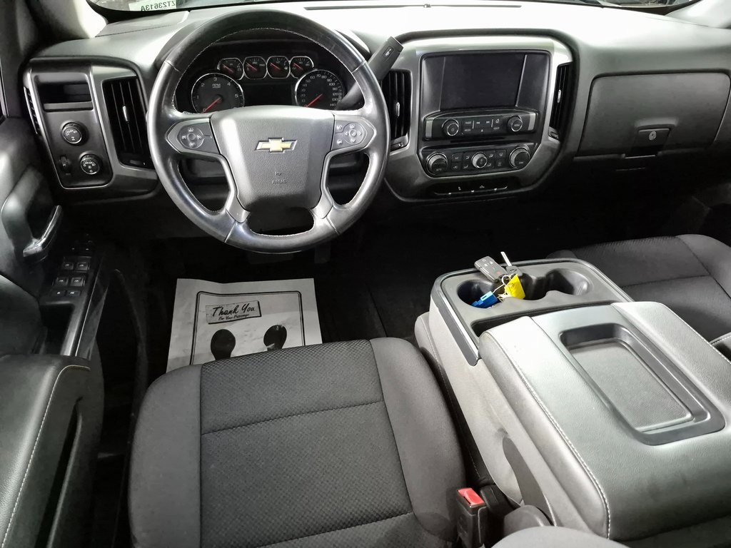 2017 Chevrolet Silverado 1500 LT photo 2