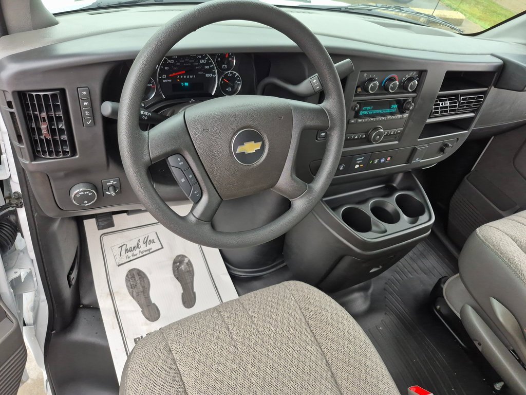2025 Chevrolet Express 3500 Cutaway Van photo 2