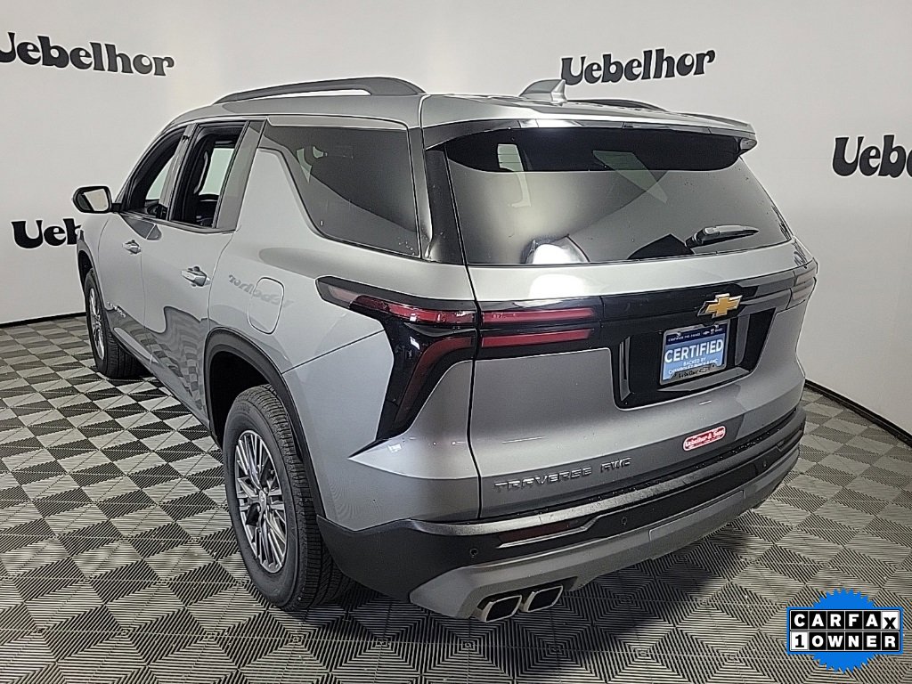 2025 Chevrolet Traverse photo 4