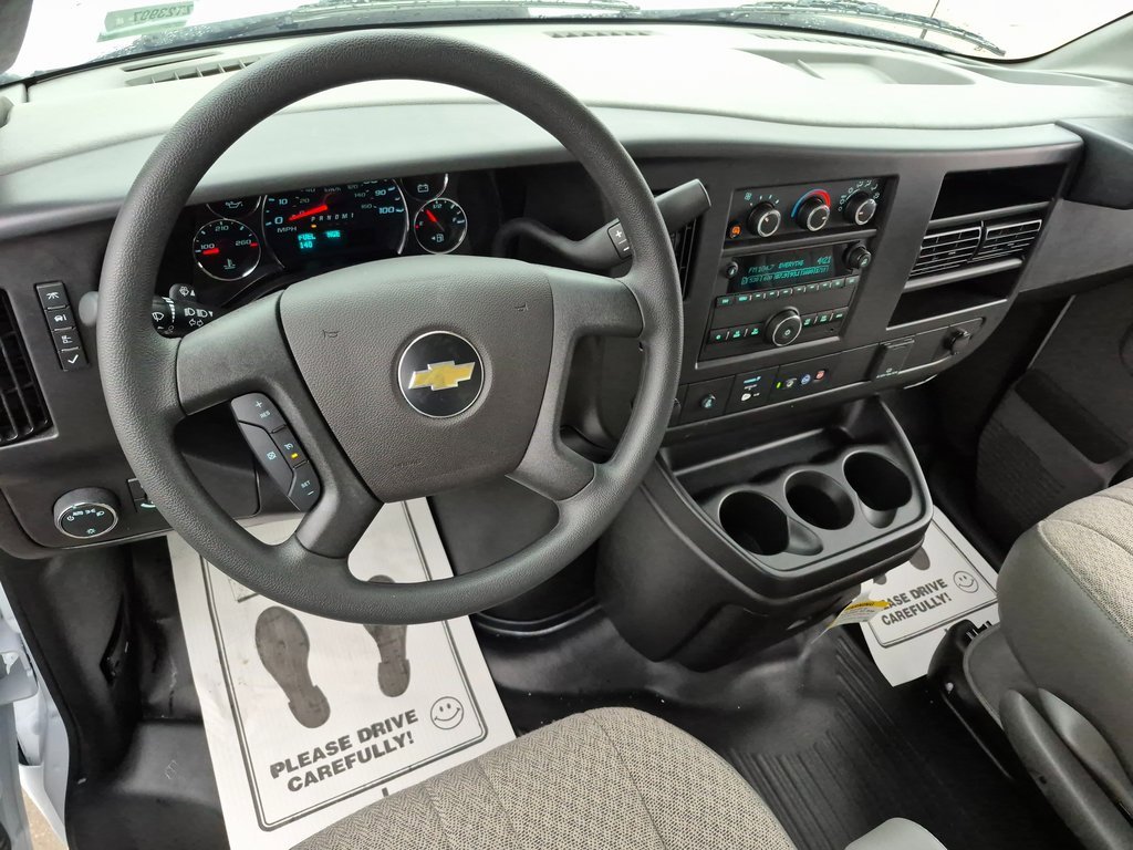2025 Chevrolet Express 3500 Cutaway Van photo 2