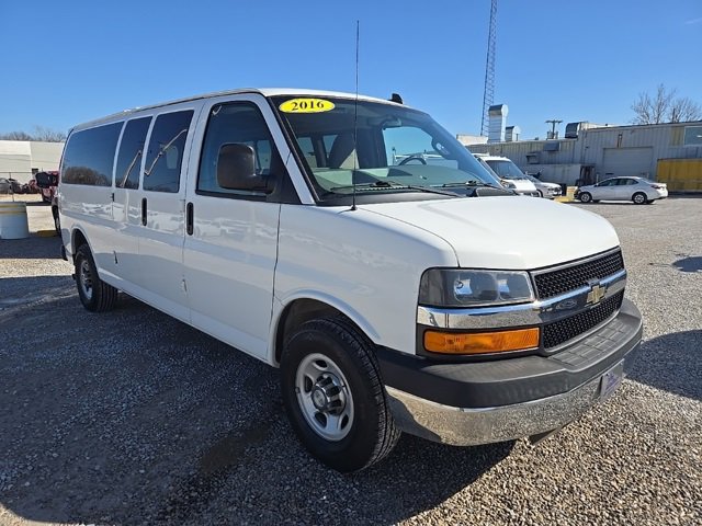 2016 Chevrolet Express 3500 LT Van Passenger photo 2
