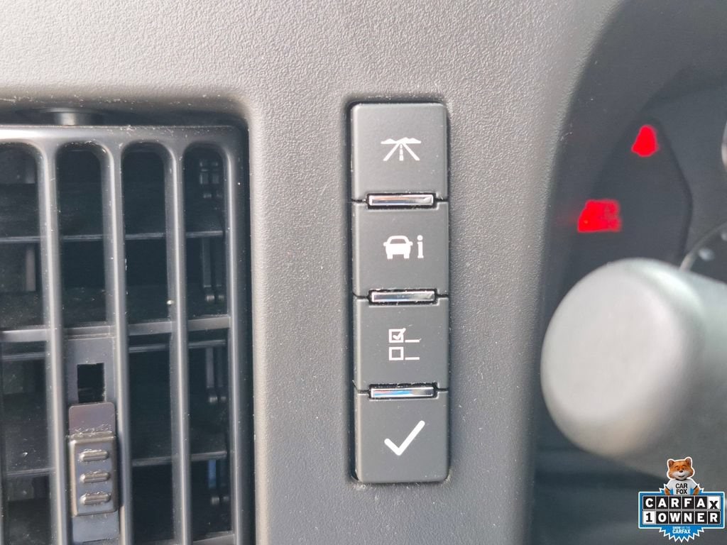 2025 GMC Savana Cargo Work Van - Photo 17