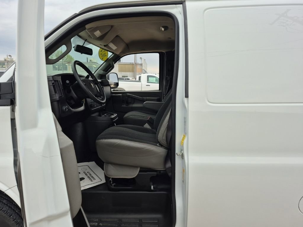 2024 Chevrolet Express Cargo Work Van - Photo 11