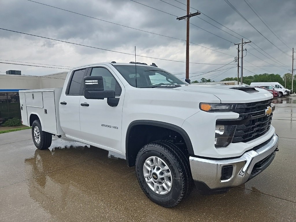 2025 Chevrolet Silverado 2500HD photo 3
