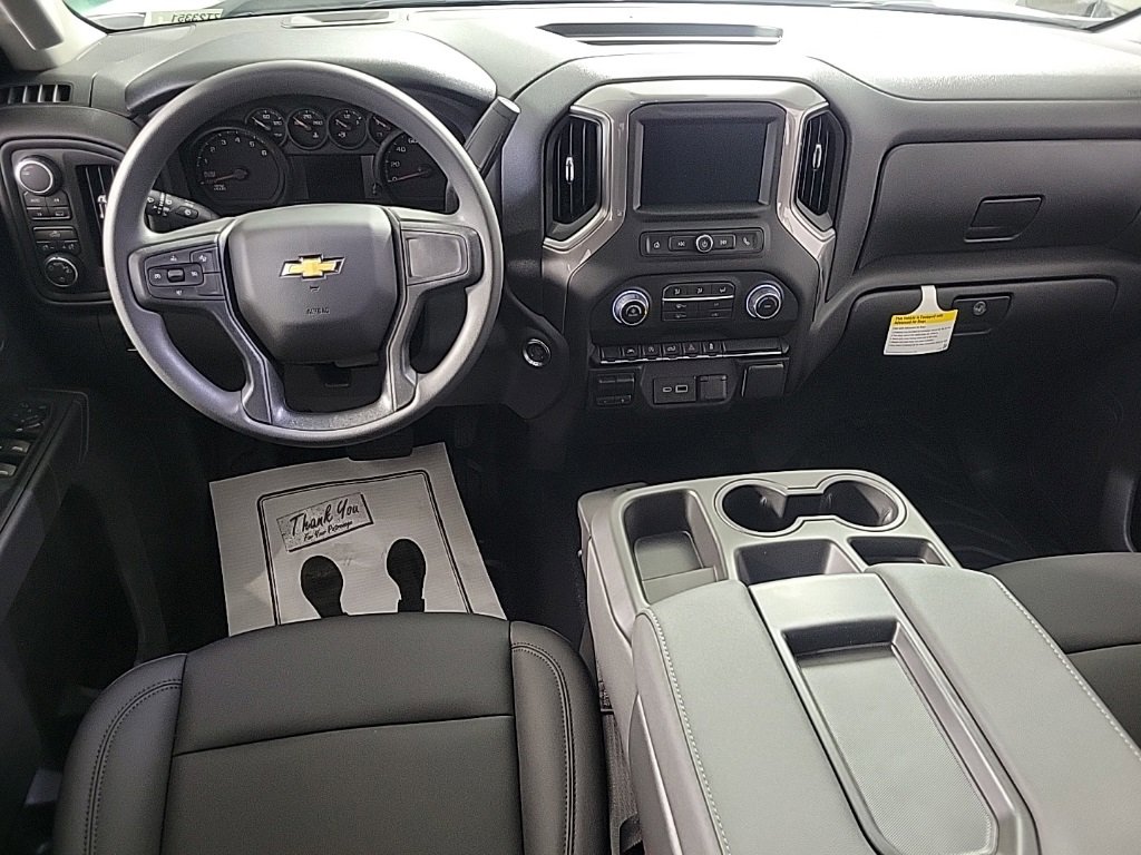 2025 Chevrolet Silverado 1500 photo 2