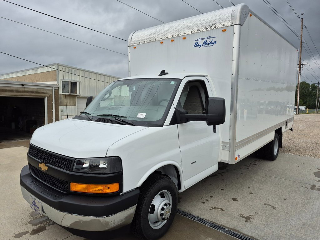2025 Chevrolet Express 3500 Cutaway Van photo 3