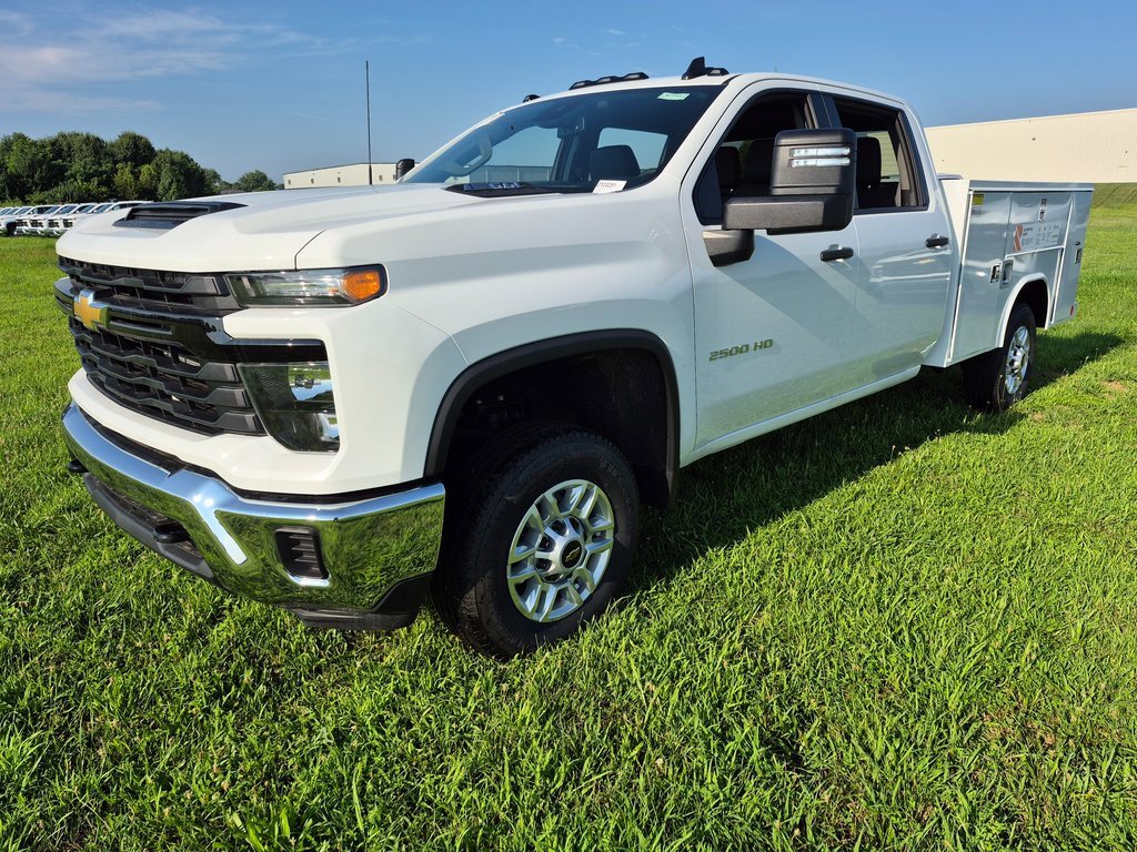 2025 Chevrolet Silverado 2500HD photo 3