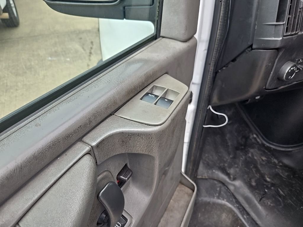 2015 Chevrolet Express Cargo Work Van - Photo 14