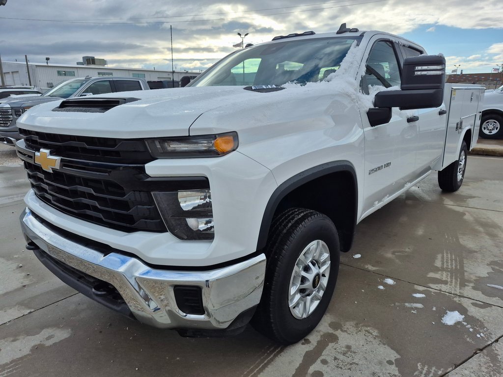 2025 Chevrolet Silverado 2500HD photo 3