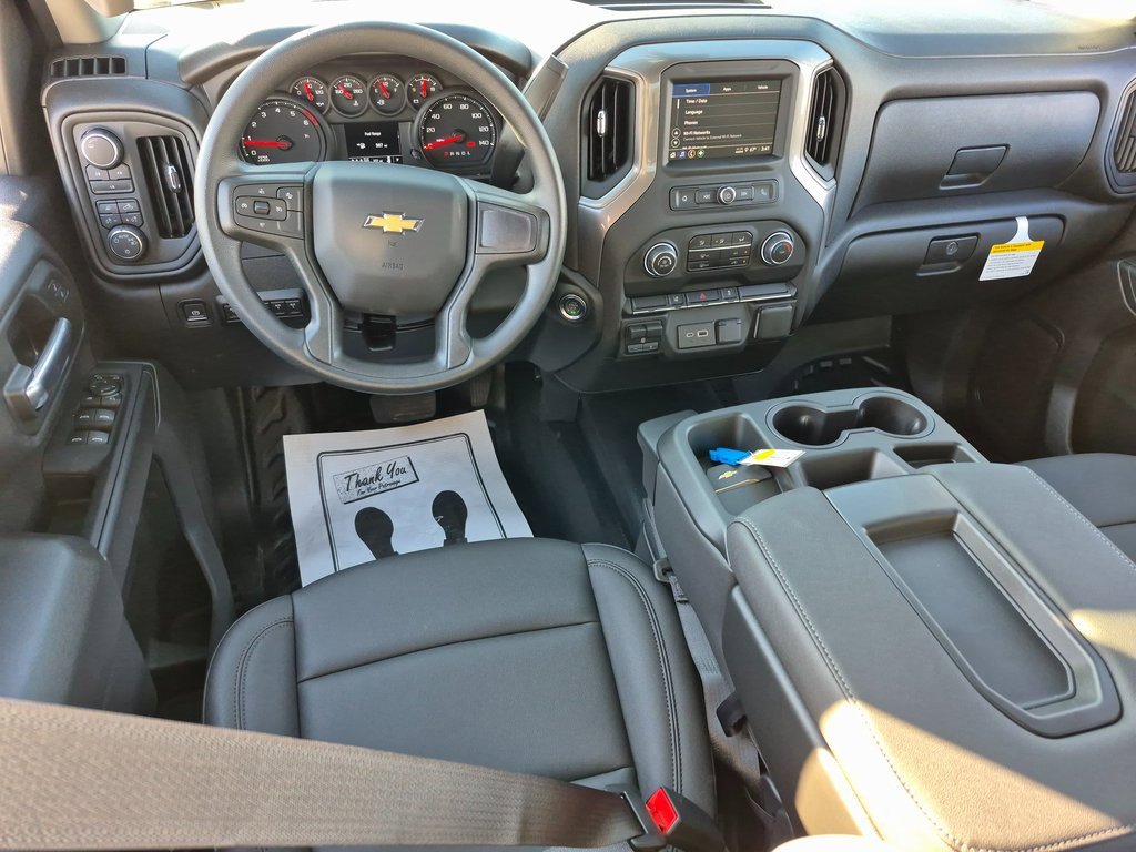 2025 Chevrolet Silverado 3500HD Work Truck photo 2