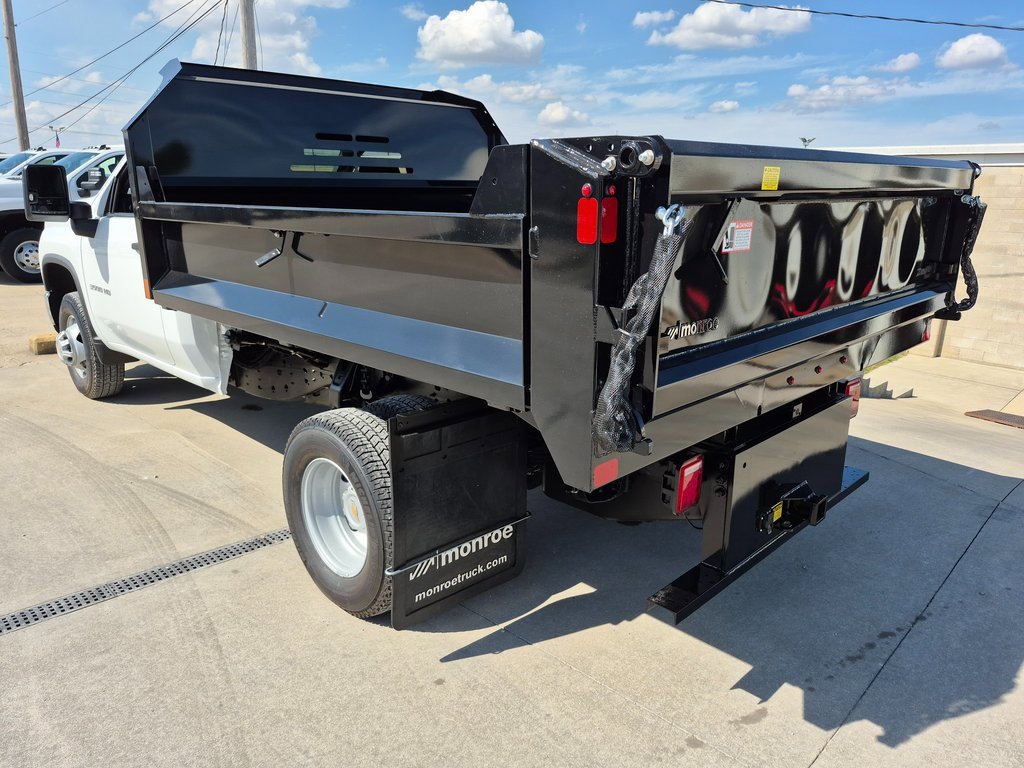 2025 Chevrolet Silverado 3500HD Work Truck photo 3