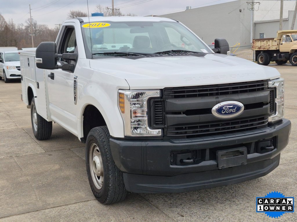 2019 Ford F-350 Super Duty XL's photo