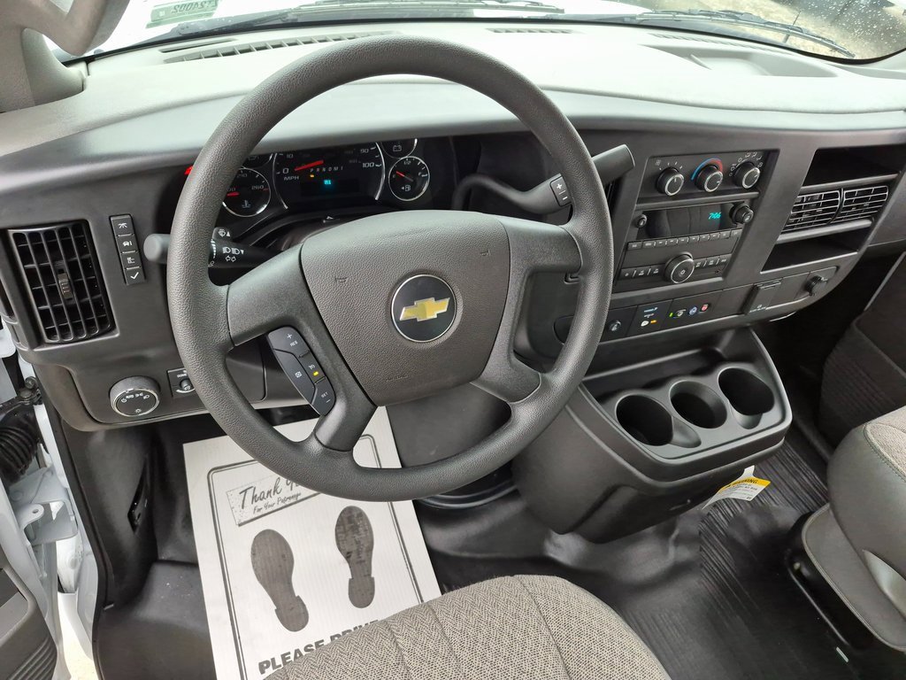 2025 Chevrolet Express 3500 Cutaway Van photo 2