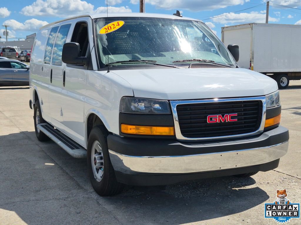2024 GMC Savana 2500's photo