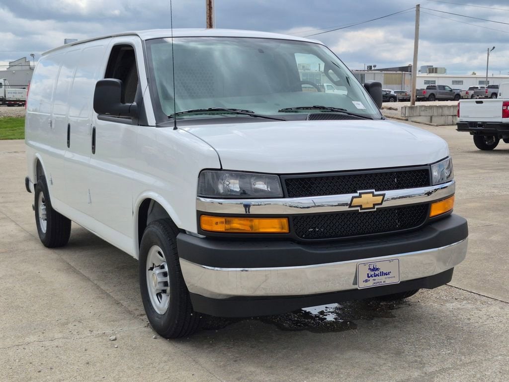 2026 Chevrolet Express 2500 Work Van HD's photo