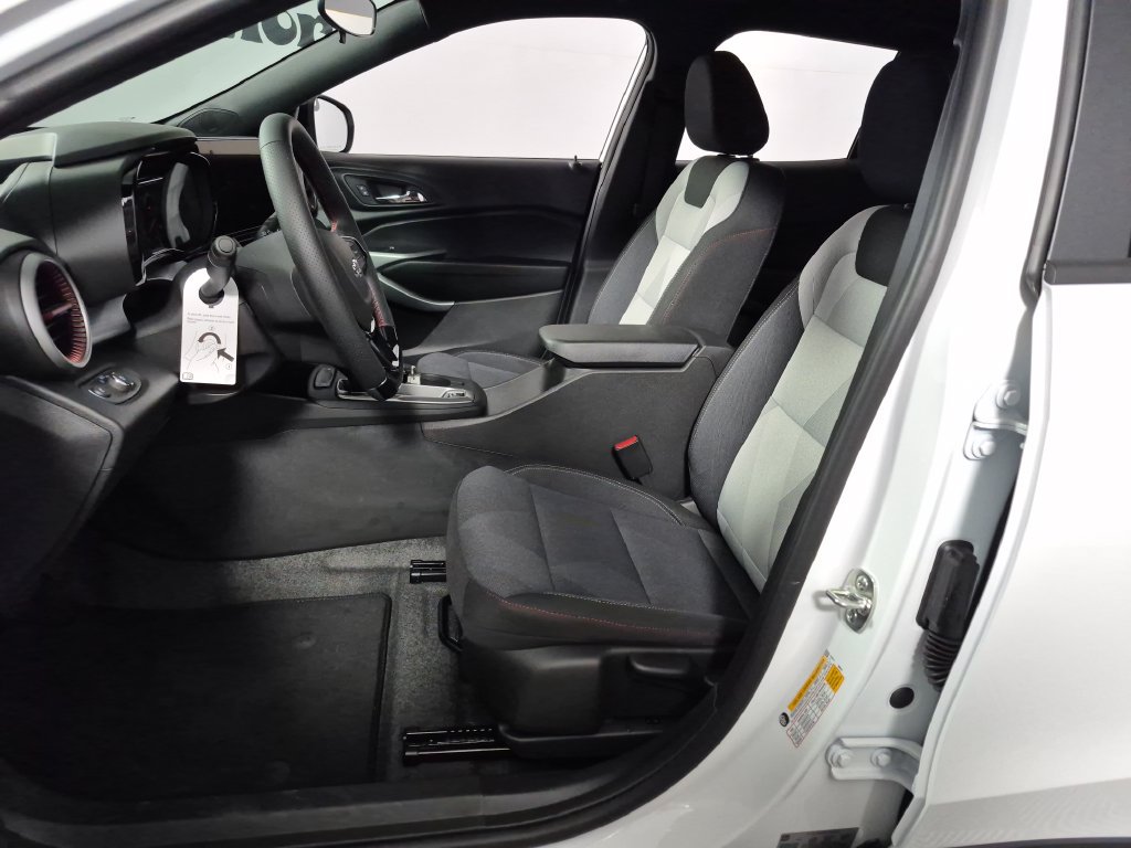 2026 Chevrolet Trax RS - Photo 9