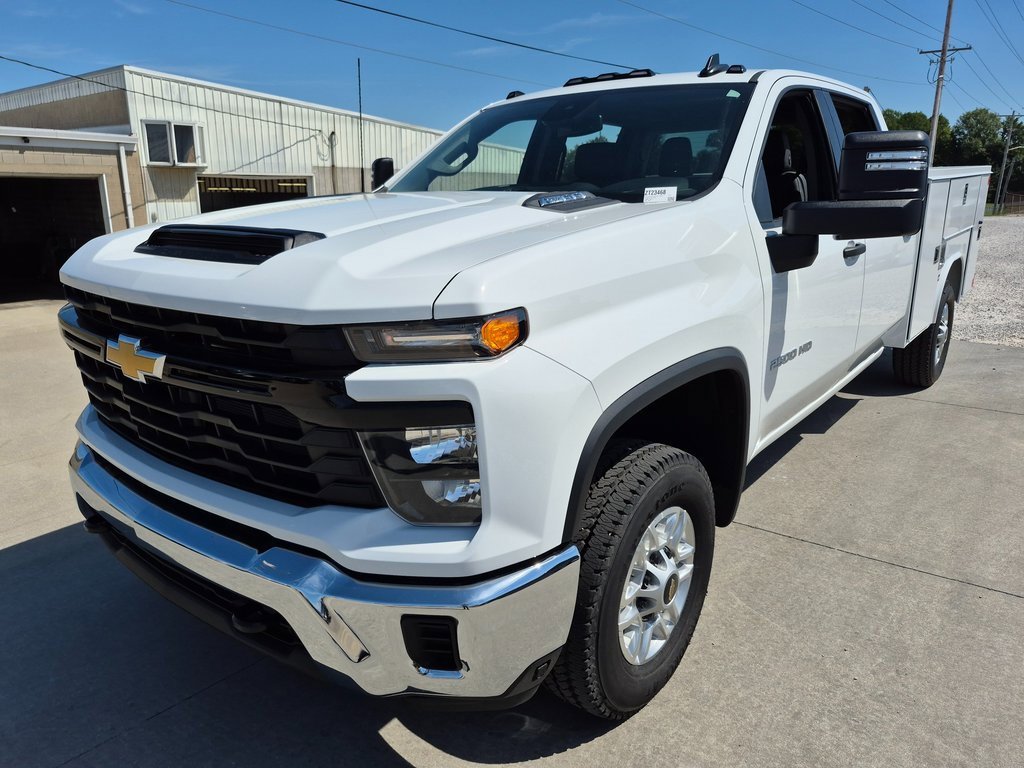 2025 Chevrolet Silverado 2500HD photo 3