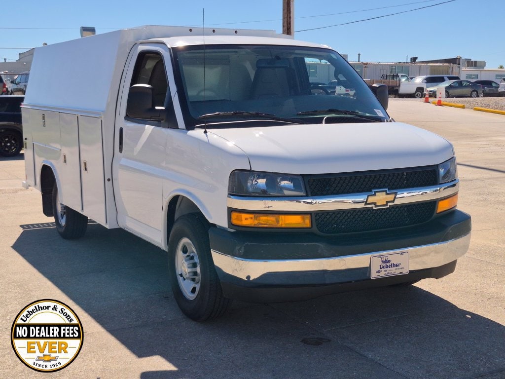 2026 Chevrolet Express Cutaway Base