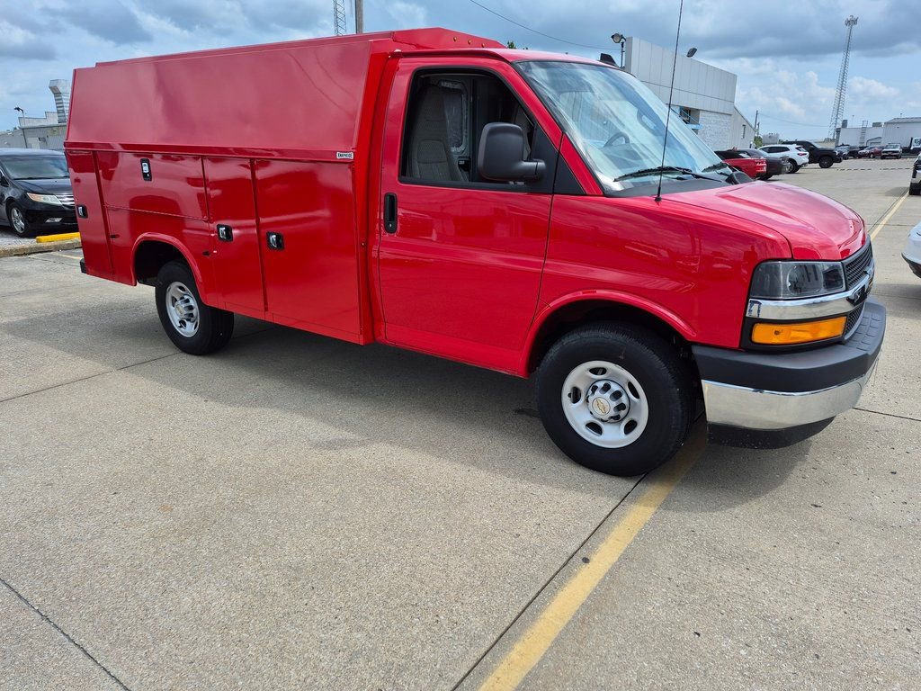 2024 Chevrolet Express Cutaway