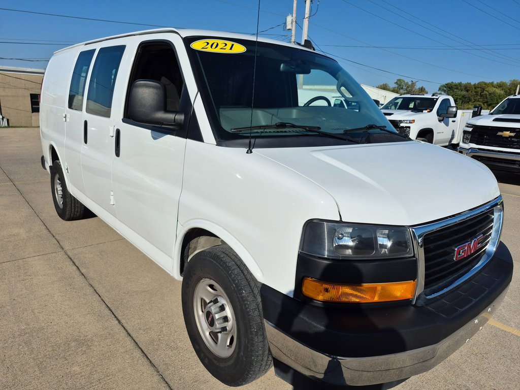 2021 GMC Savana Cargo Work Van's photo