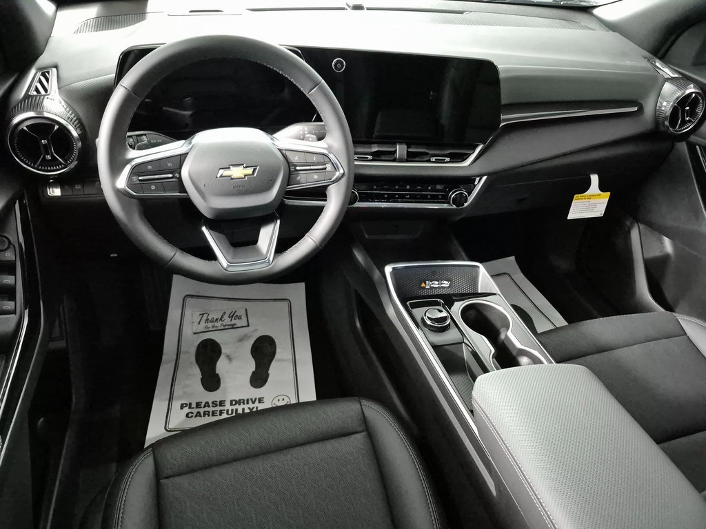 2026 Chevrolet Equinox LT photo 2