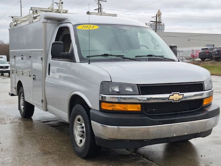 2021 Chevrolet Express Cutaway 3500 Work Van Truck