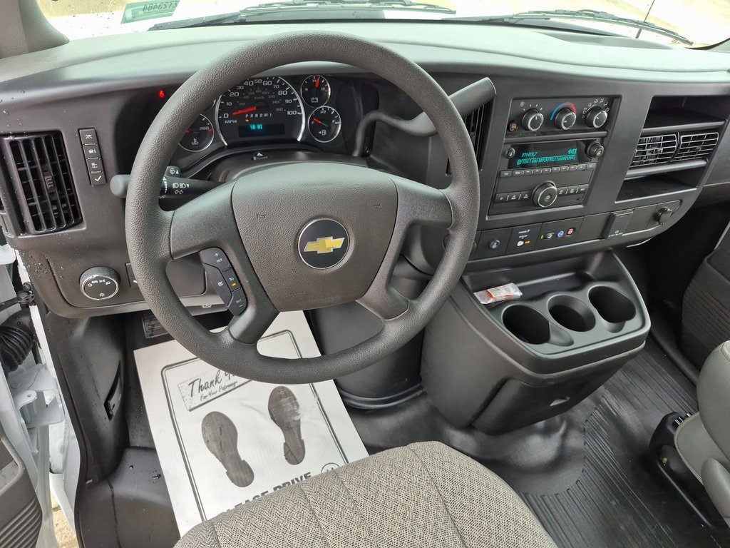2025 Chevrolet Express 3500 Cutaway Van photo 2