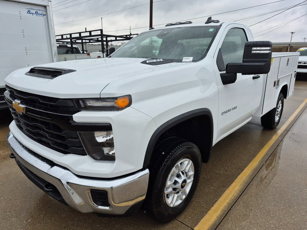 2025 Chevrolet Silverado 2500HD photo 3