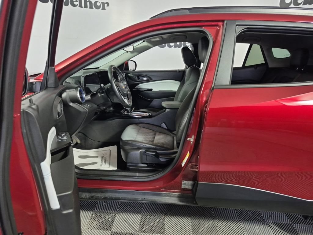 Used 2024 Chevrolet Trax LT SUV