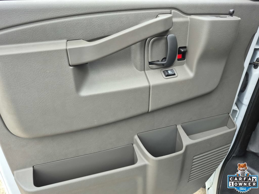 2025 GMC Savana Cargo Work Van - Photo 14