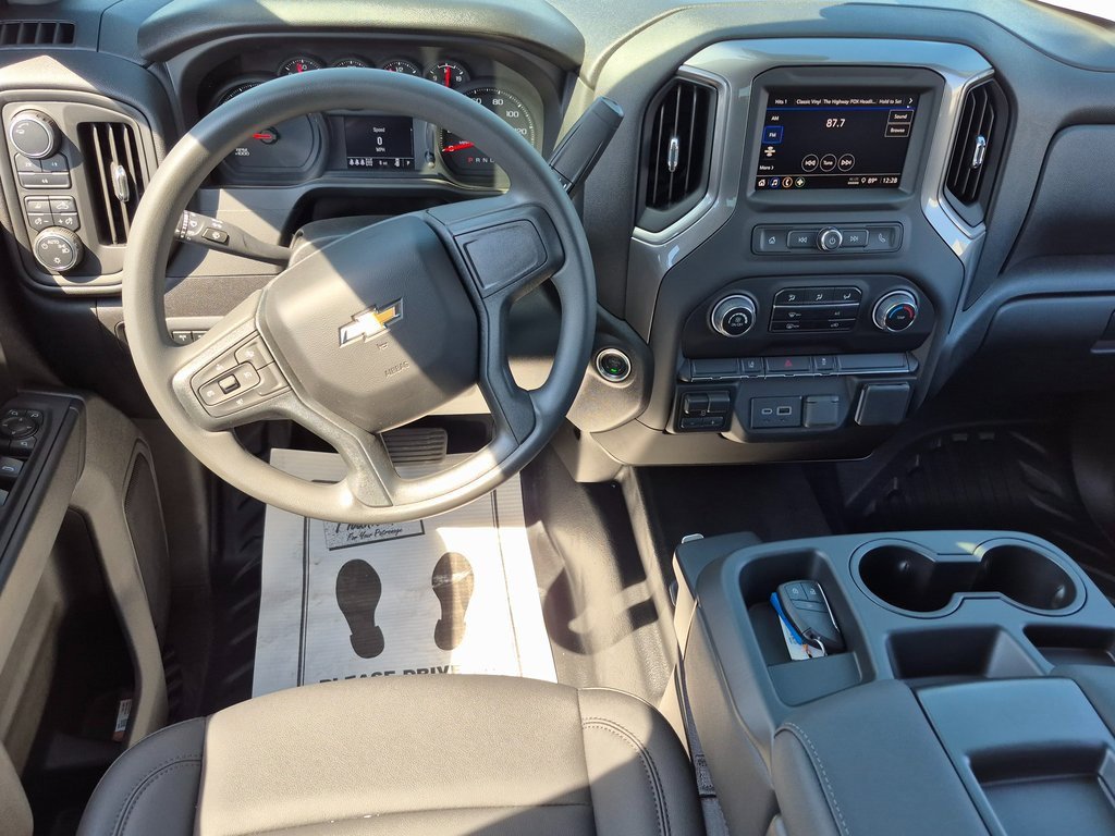 2025 Chevrolet Silverado 2500HD photo 2