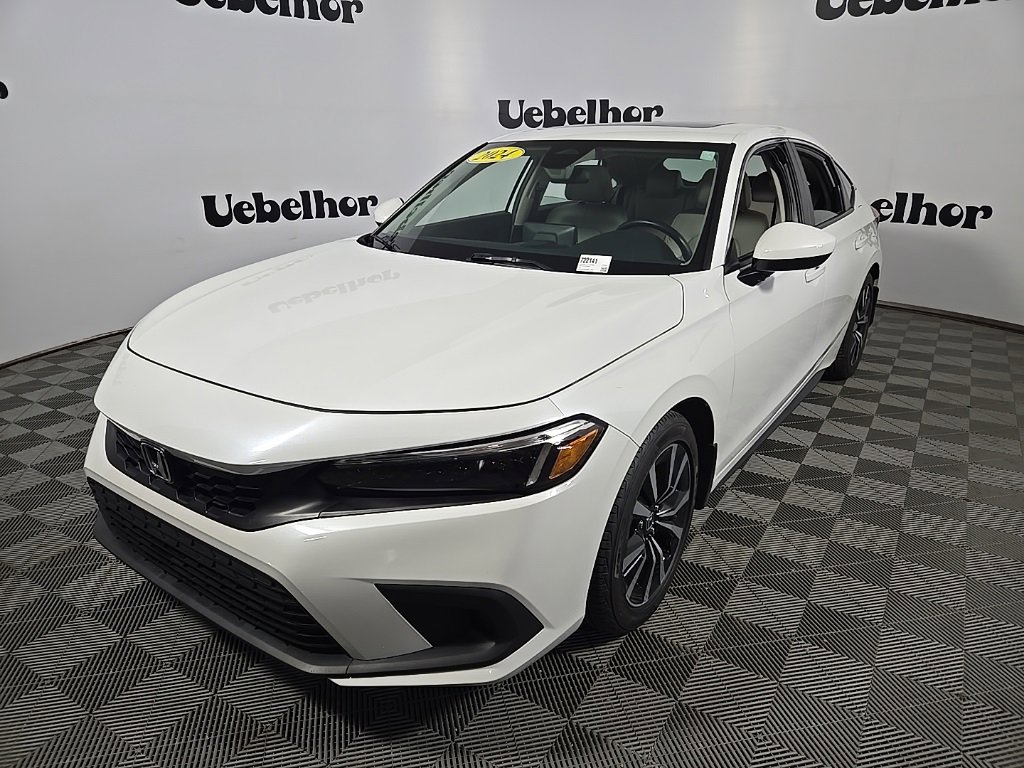2024 Honda Civic Hatchback EX-L photo 3