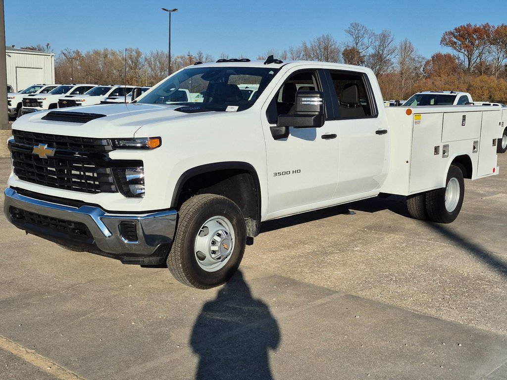 2025 Chevrolet Silverado 3500HD Work Truck photo 3