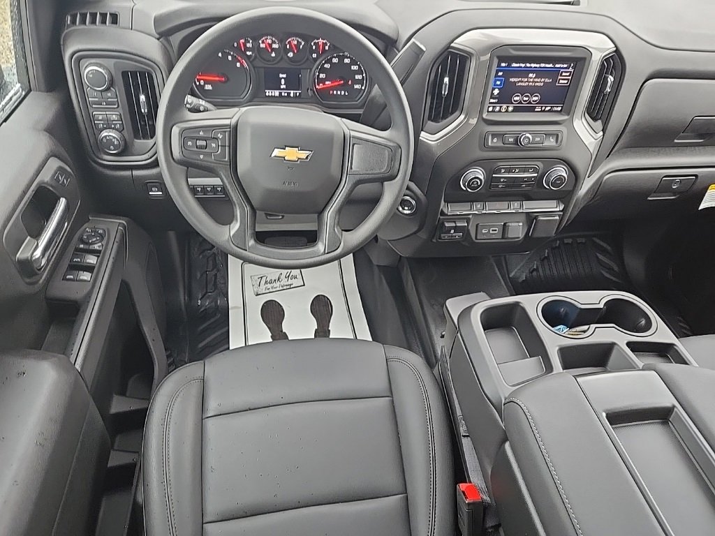 2025 Chevrolet Silverado 2500HD photo 2