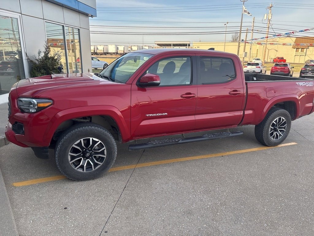 Used 2022 Toyota Tacoma 4WD SR5 Truck Double Cab