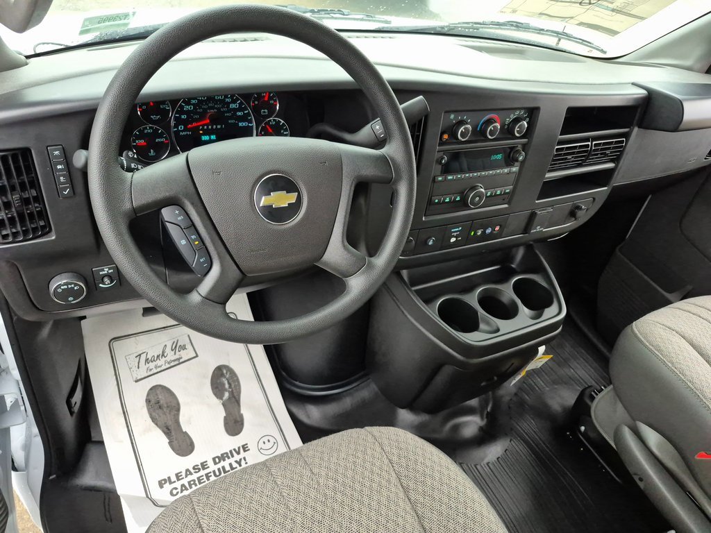 2025 Chevrolet Express 3500 Cutaway Van photo 2