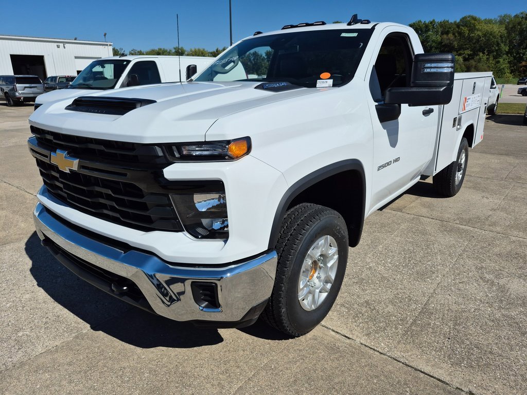 2025 Chevrolet Silverado 2500HD photo 3