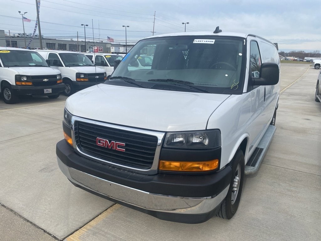 2024 GMC Savana LT's photo